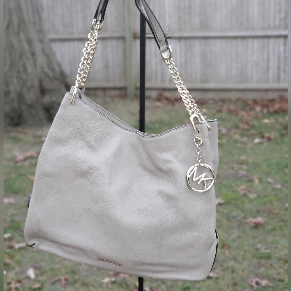 Michael Kors - Lillie Chain Shoulder Bag in Pearl Grey